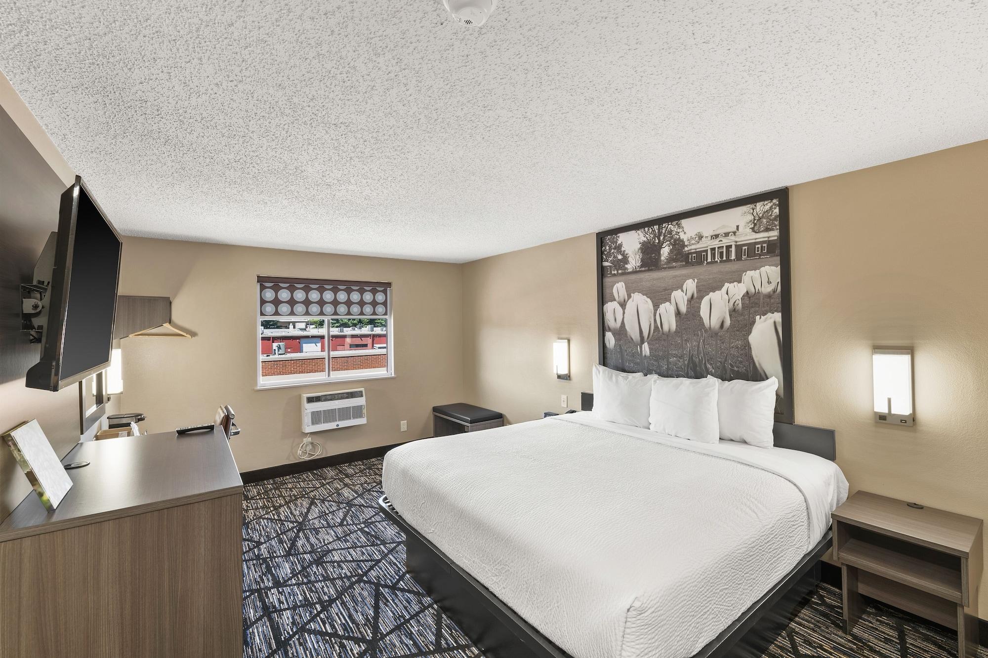 Super 8 By Wyndham Charlottesville Exteriér fotografie